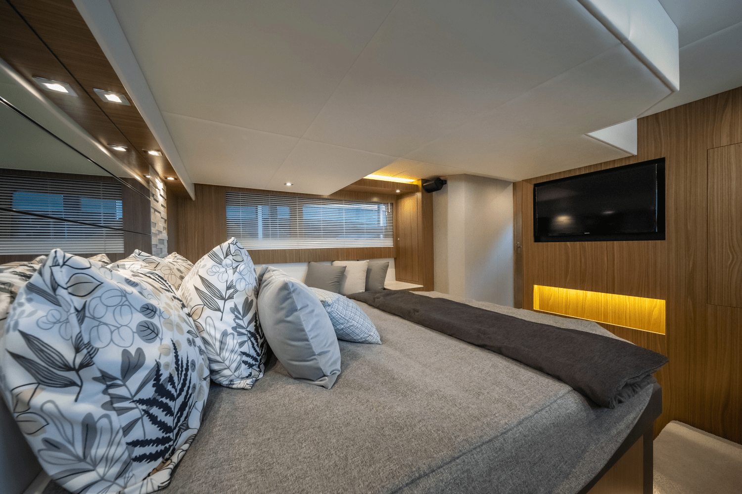 Slide: The Image of Cruisers Yachts 50 Cantius 2025 - 58