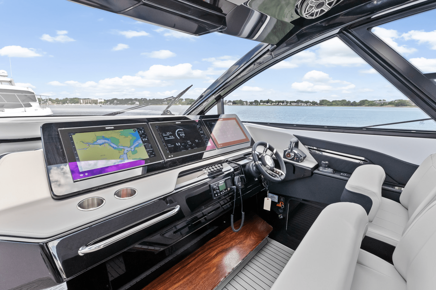 Slide: The Image of Cruisers Yachts 50 GLS Outboard 2025 - 20