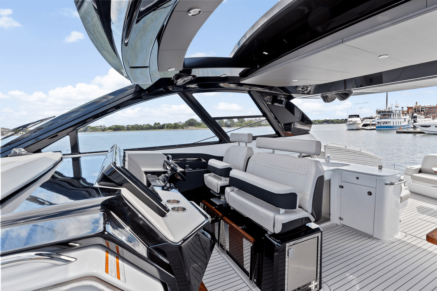 Slide: The Image of Cruisers Yachts 50 GLS Outboard 2025 - 23
