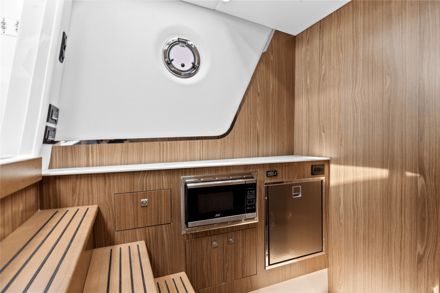 Slide: The Image of Cruisers Yachts 50 GLS Outboard 2025 - 32