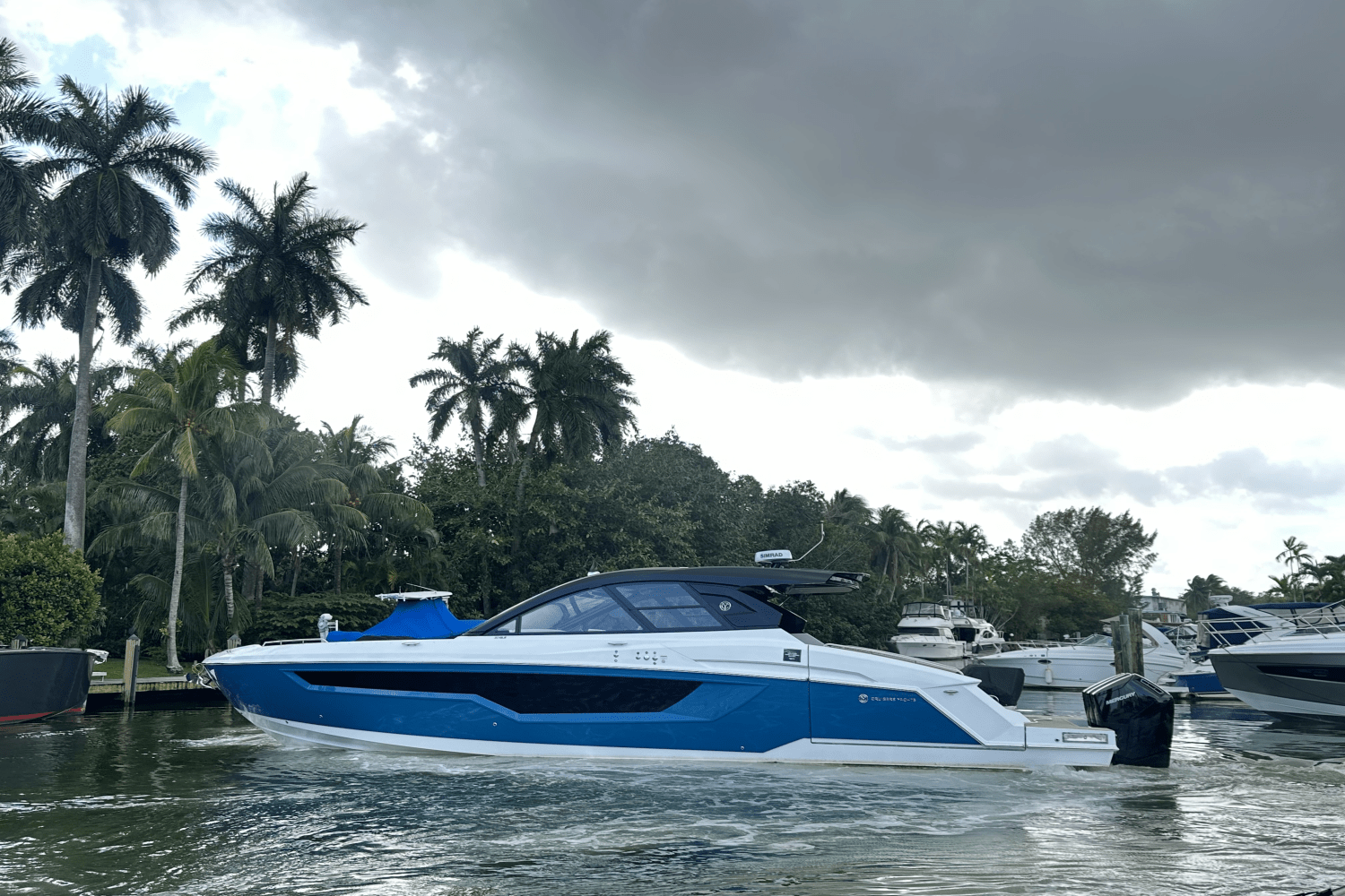 Slide: The Image of Cruisers Yachts 50 GLS Outboard 2025 - 4