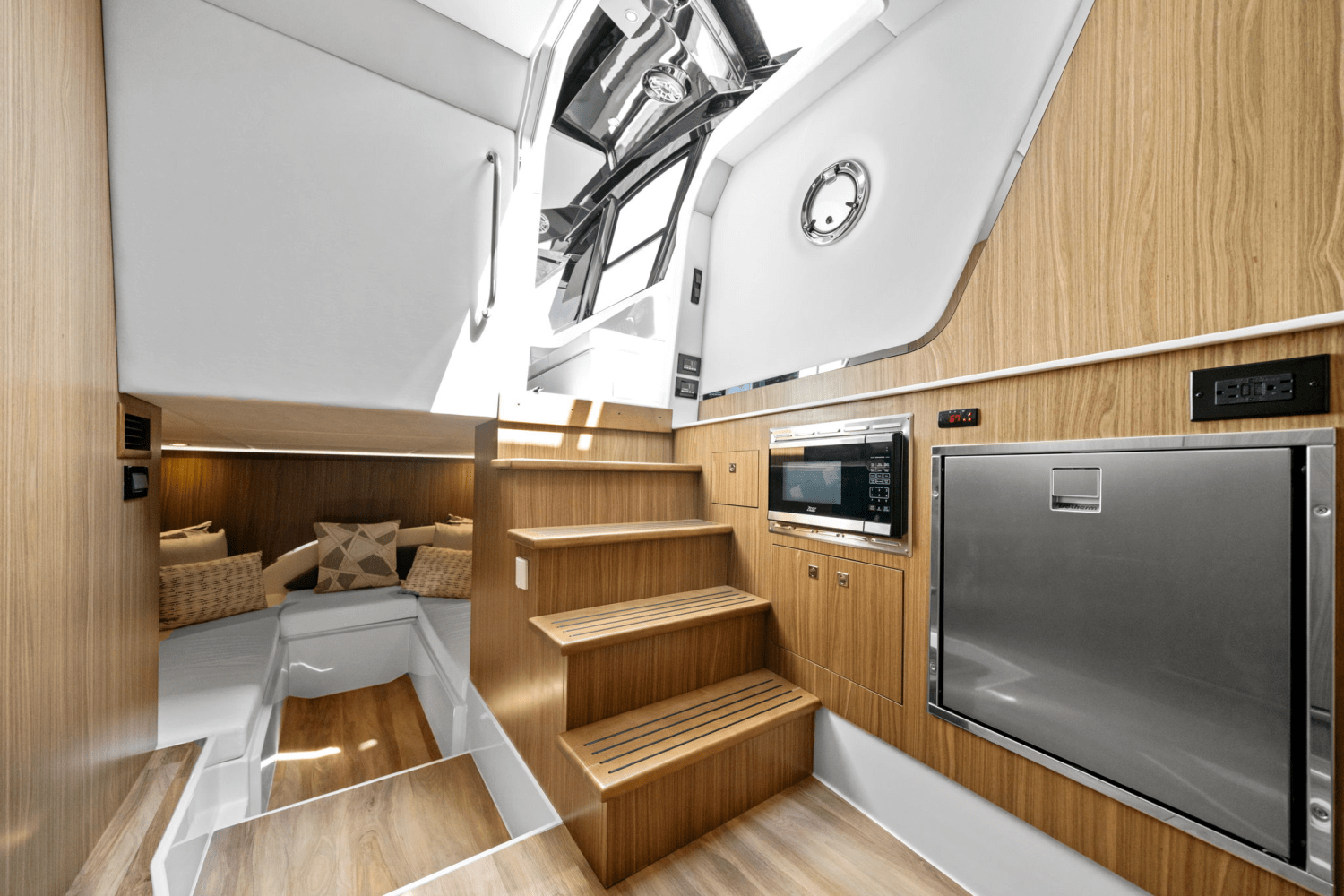 Slide: The Image of Cruisers Yachts 50 GLS Outboard 2025 - 41