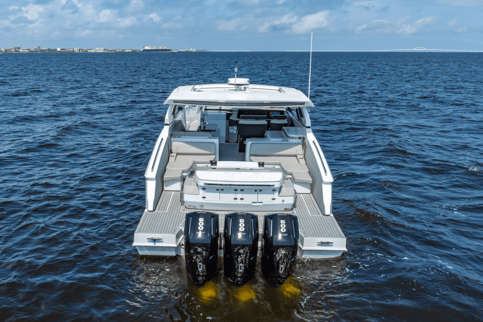 Slide: The Image of Cruisers Yachts 50 GLS Outboard 2025 - 5263782