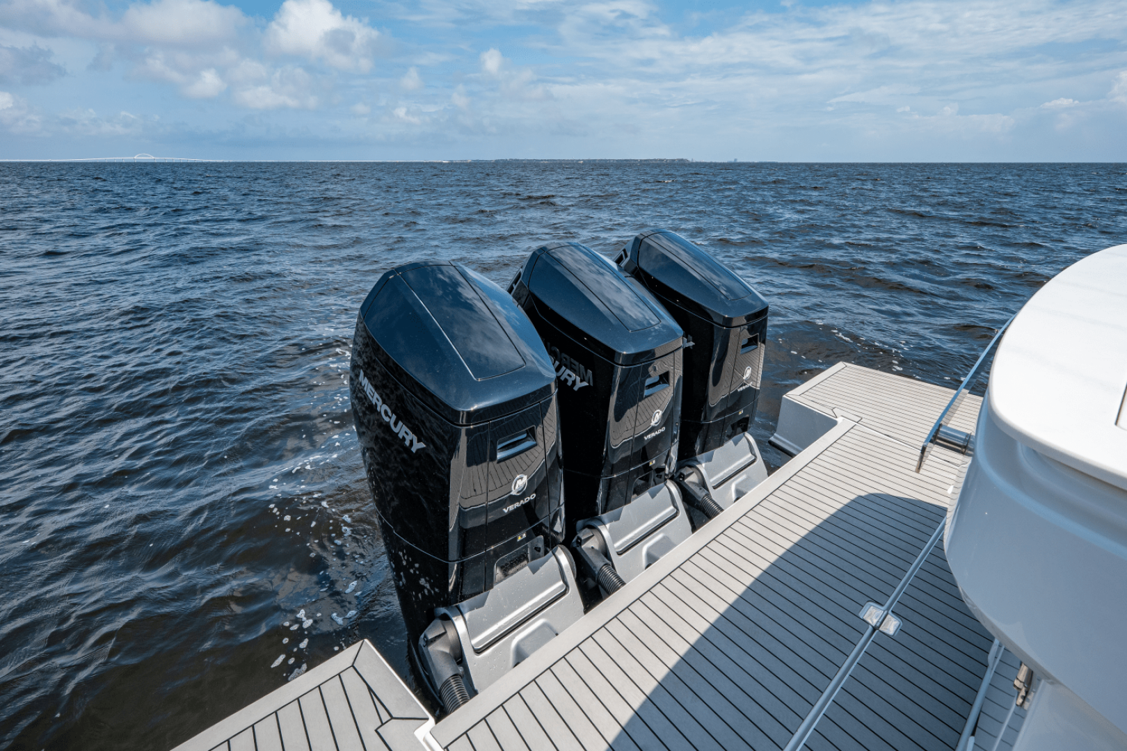 Slide: The Image of Cruisers Yachts 50 GLS Outboard 2025 - 5263788