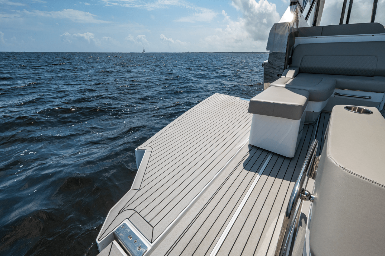 Slide: The Image of Cruisers Yachts 50 GLS Outboard 2025 - 5263791