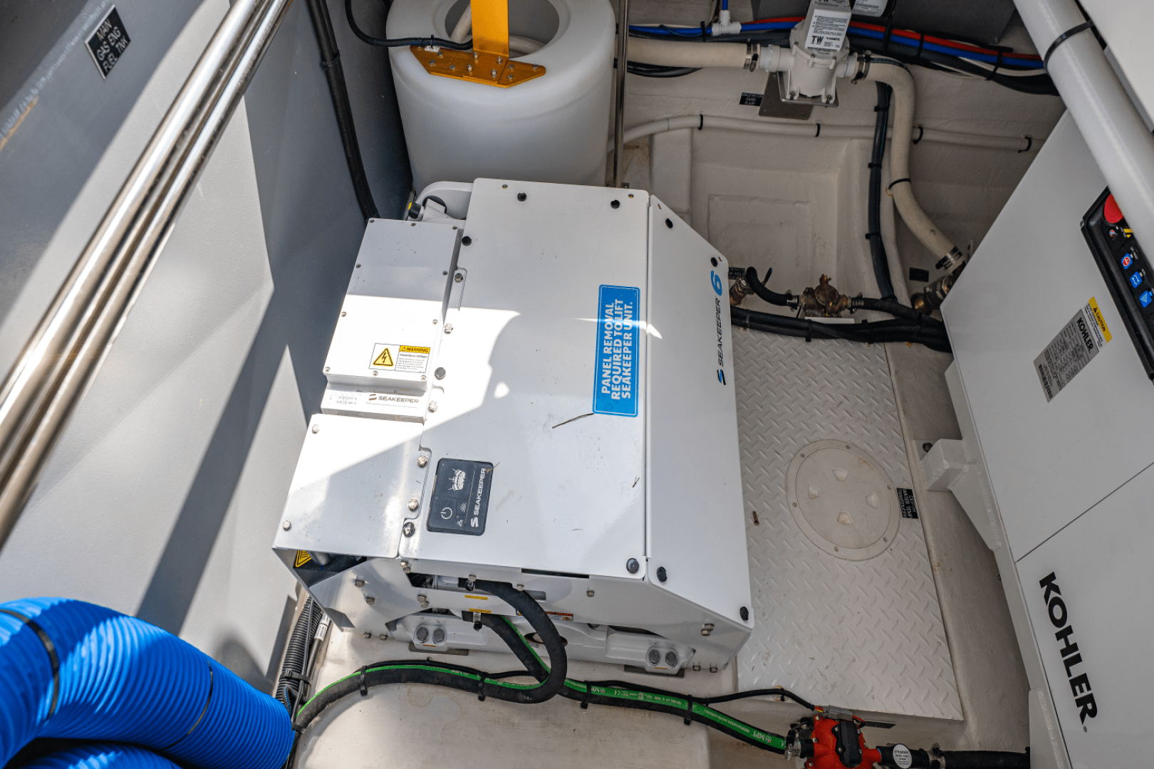 Slide: The Image of Cruisers Yachts 50 GLS Outboard 2025 - 5263805