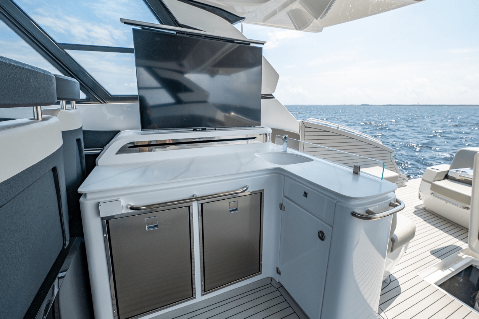 Slide: The Image of Cruisers Yachts 50 GLS Outboard 2025 - 5263808