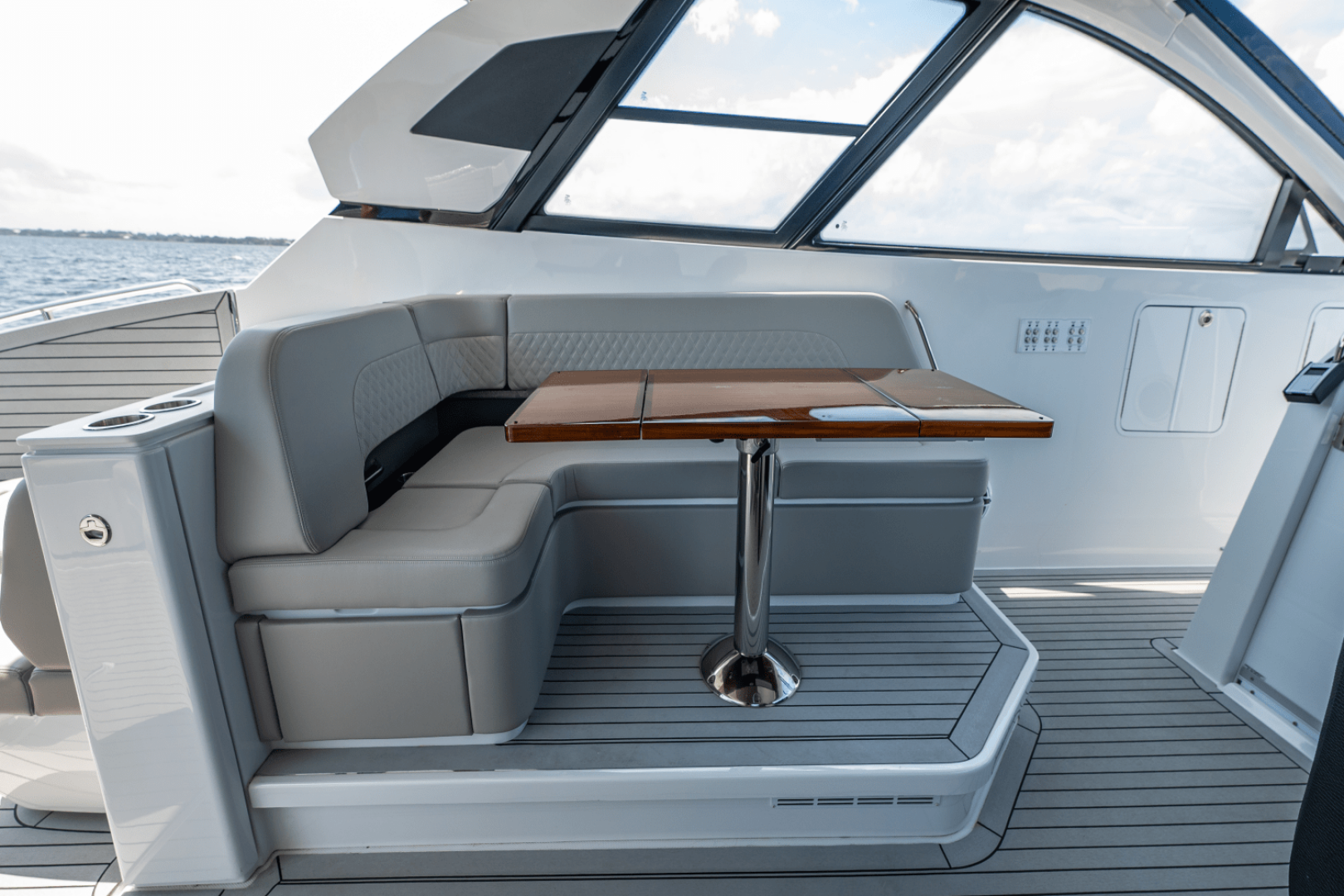 Slide: The Image of Cruisers Yachts 50 GLS Outboard 2025 - 5263810