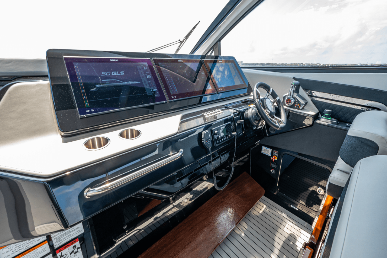 Slide: The Image of Cruisers Yachts 50 GLS Outboard 2025 - 5263815