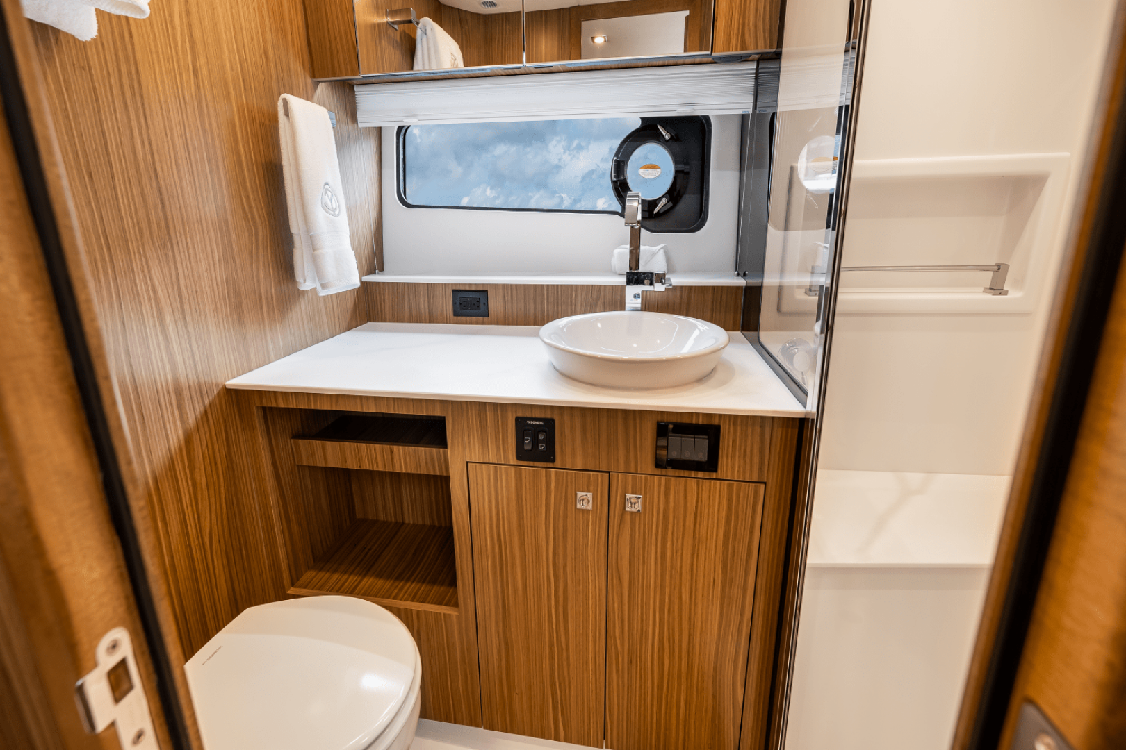 Slide: The Image of Cruisers Yachts 50 GLS Outboard 2025 - 5263828
