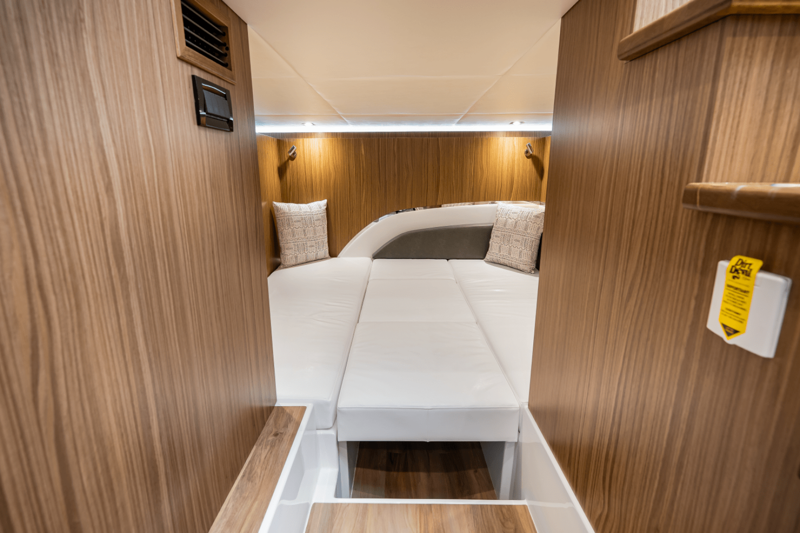 Slide: The Image of Cruisers Yachts 50 GLS Outboard 2025 - 5263834