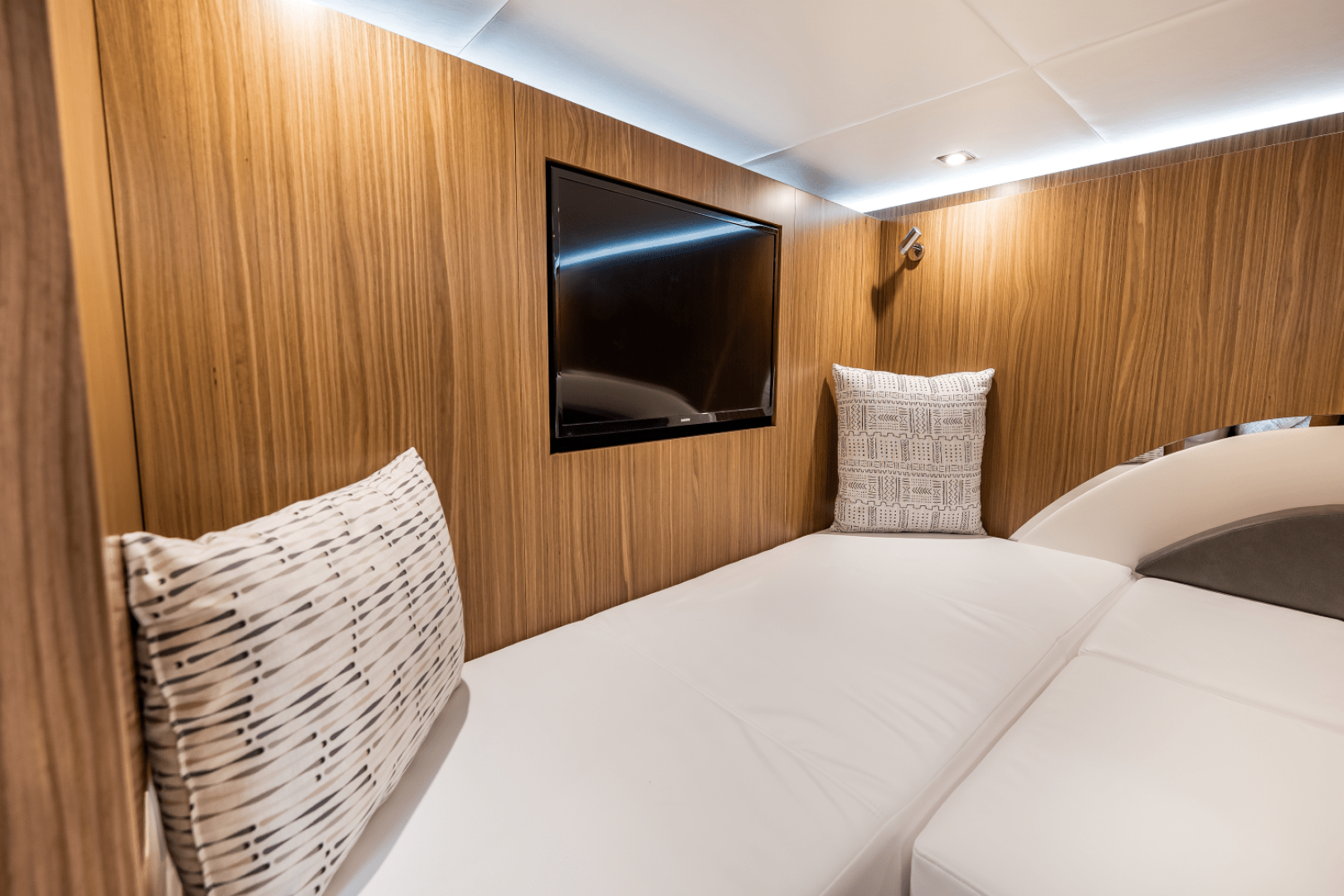 Slide: The Image of Cruisers Yachts 50 GLS Outboard 2025 - 5263835