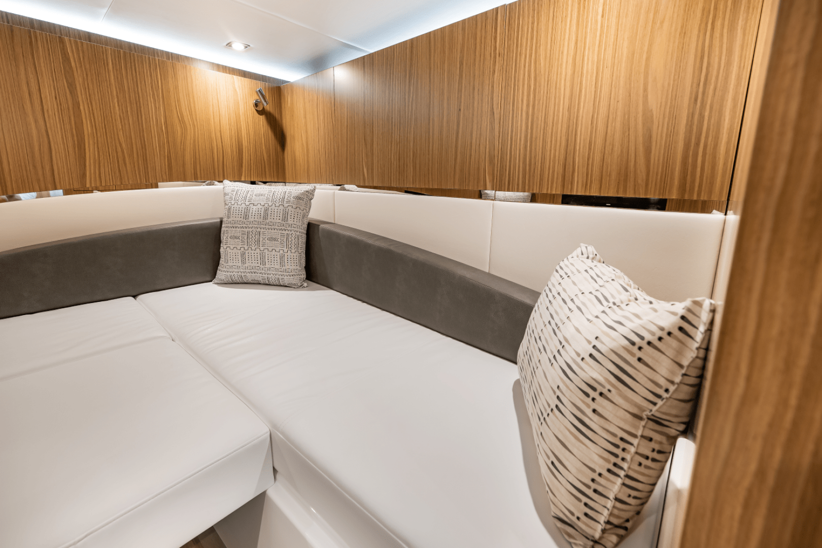 Slide: The Image of Cruisers Yachts 50 GLS Outboard 2025 - 5263836