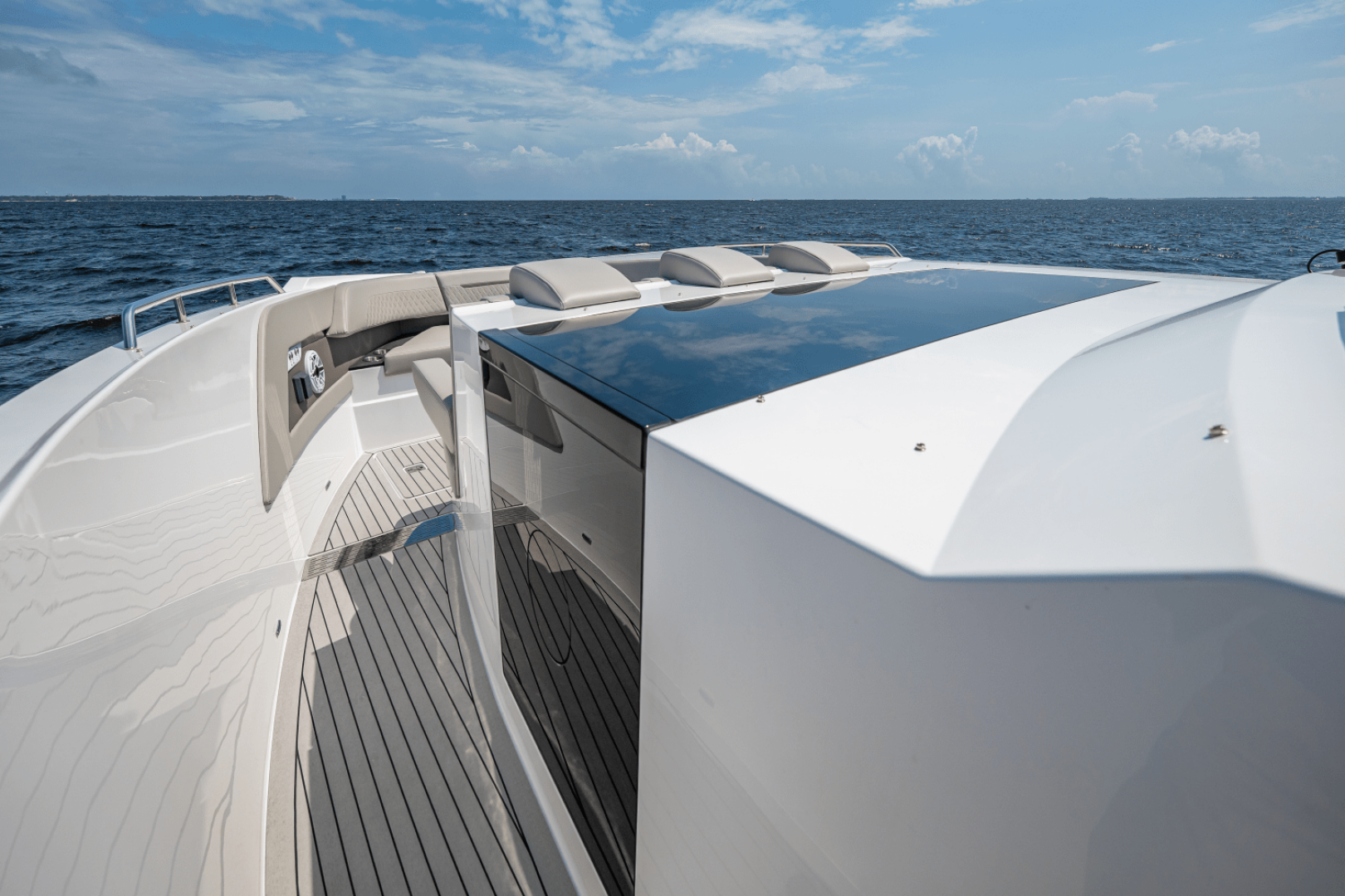 Slide: The Image of Cruisers Yachts 50 GLS Outboard 2025 - 5263838