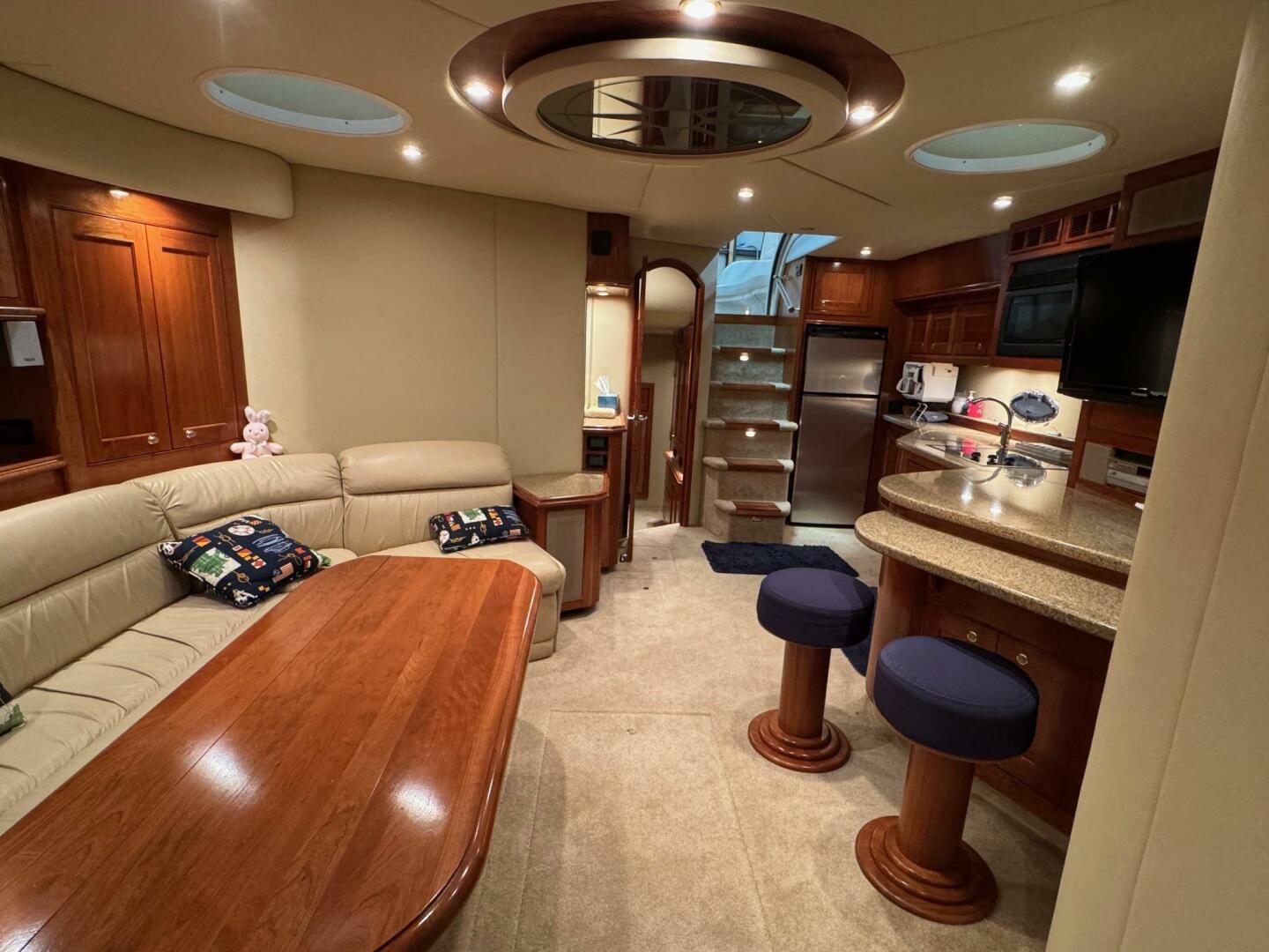 Slide: The Image of Cruisers Yachts 540 Express 2004 - 5335368