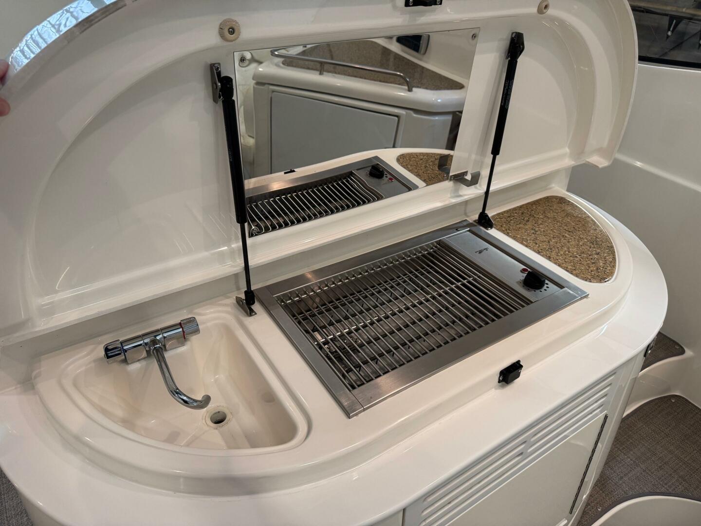 Slide: The Image of Cruisers Yachts 540 Express 2004 - 5335375