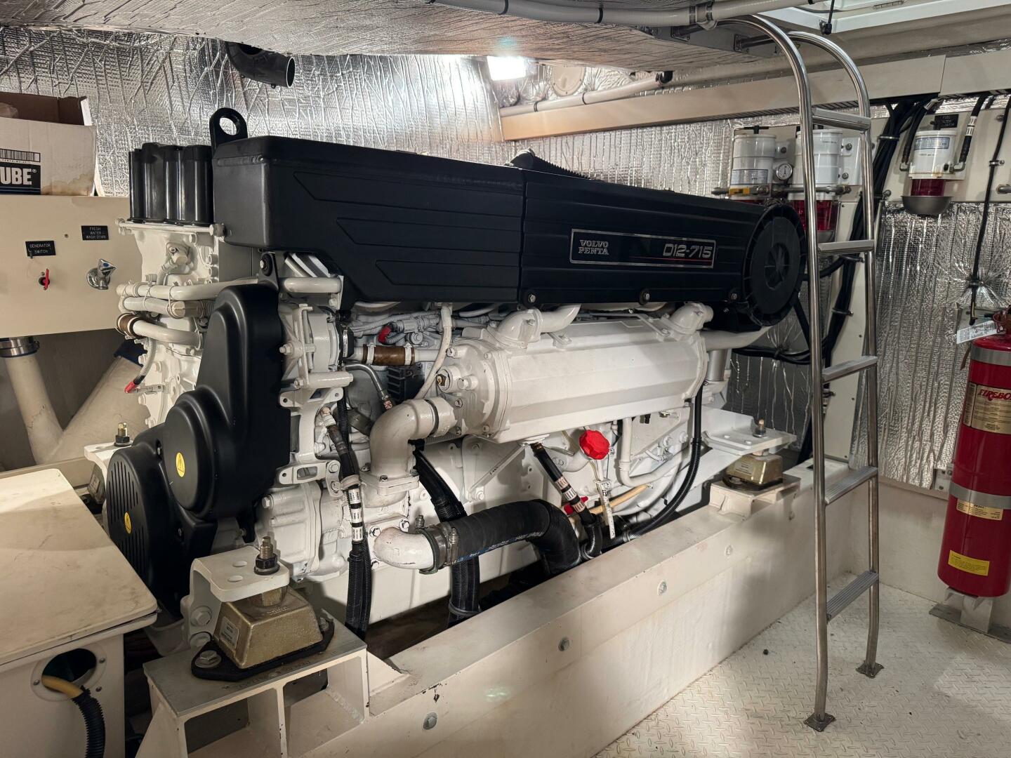 Slide: The Image of Cruisers Yachts 540 Express 2004 - 5335381