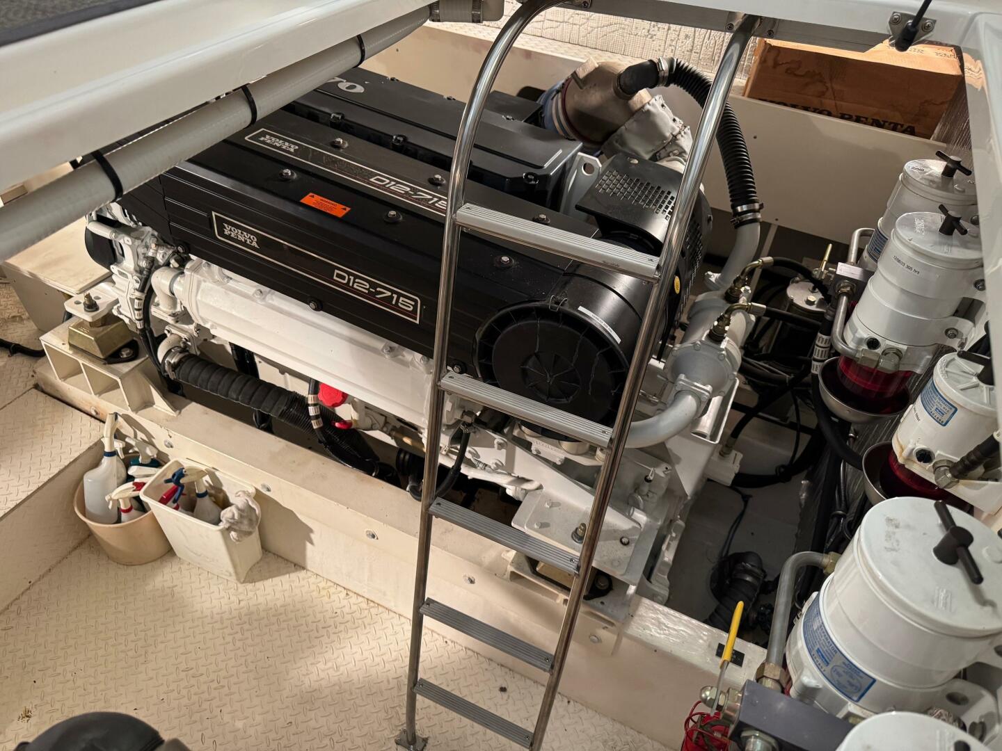 Slide: The Image of Cruisers Yachts 540 Express 2004 - 5335382