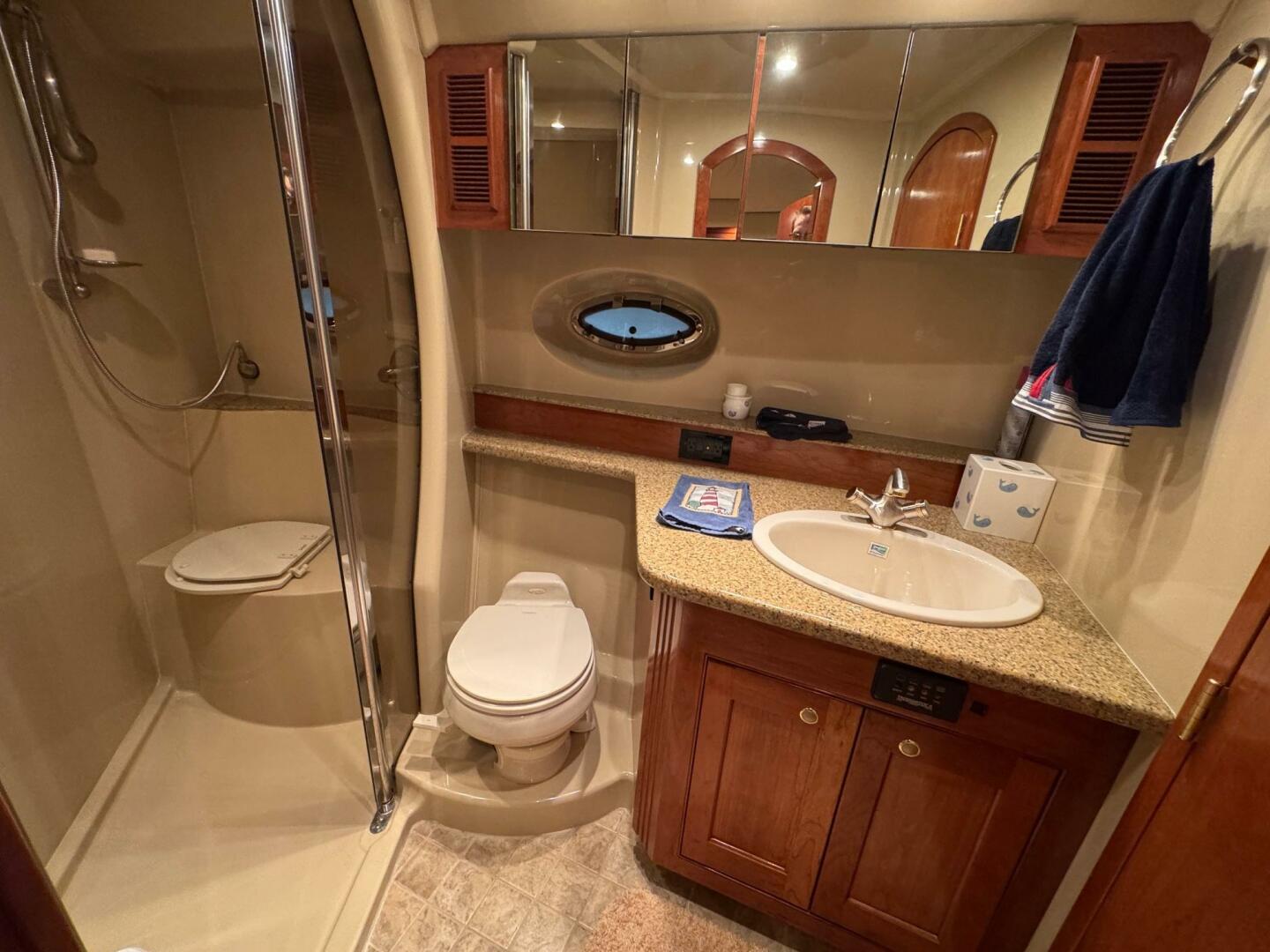 Slide: The Image of Cruisers Yachts 540 Express 2004 - 5335385