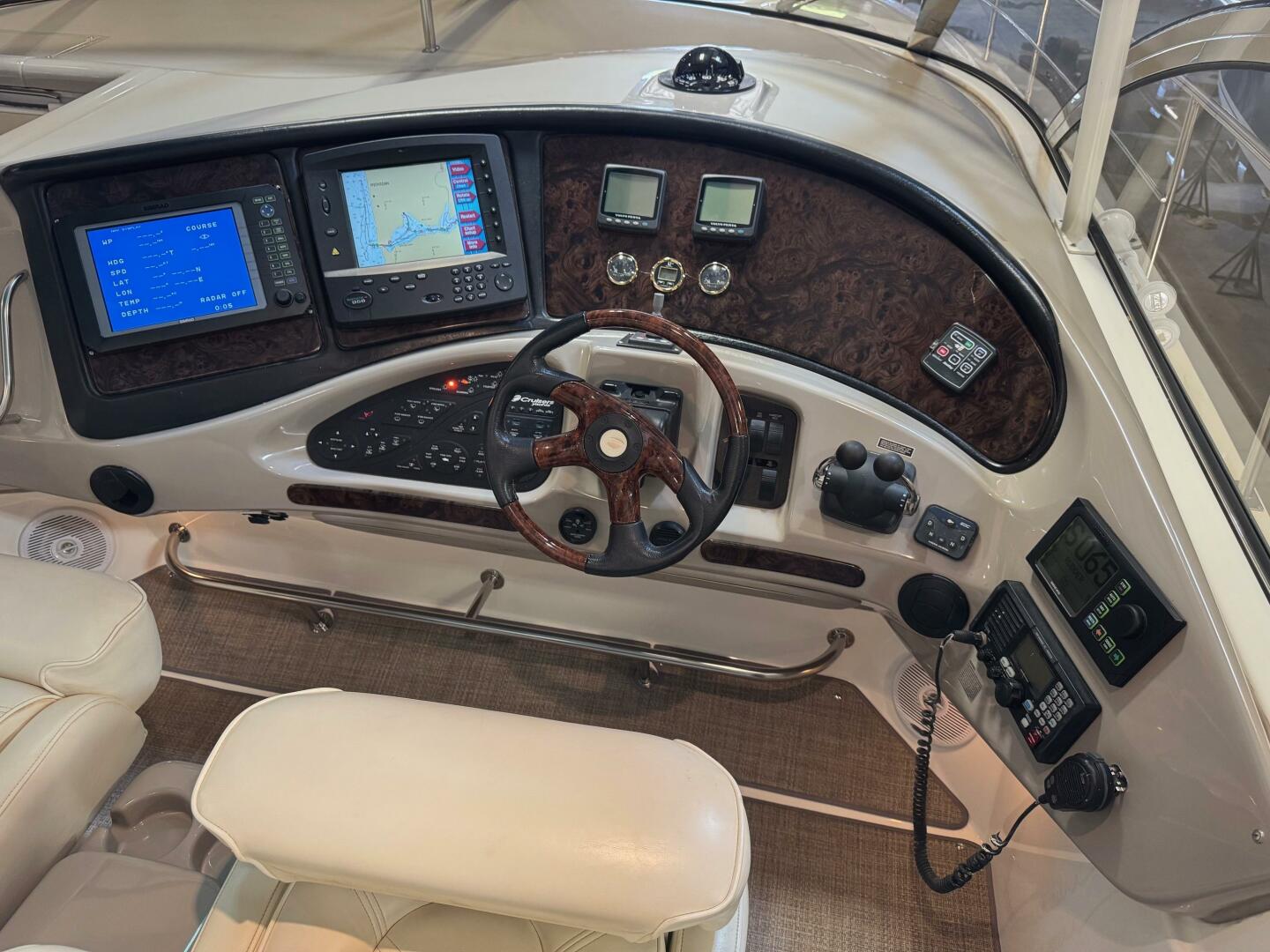 Slide: The Image of Cruisers Yachts 540 Express 2004 - 5335398