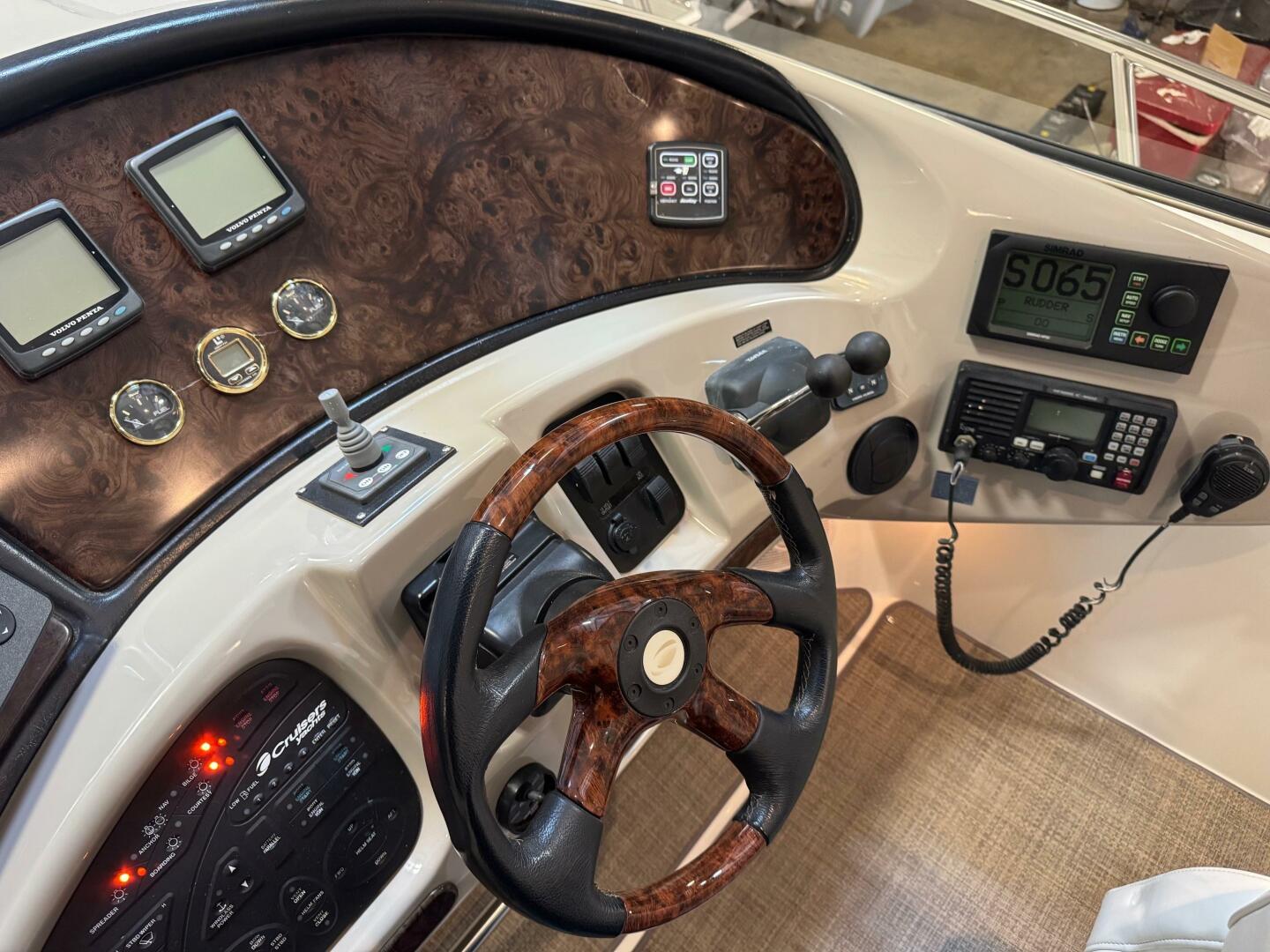 Slide: The Image of Cruisers Yachts 540 Express 2004 - 5335402