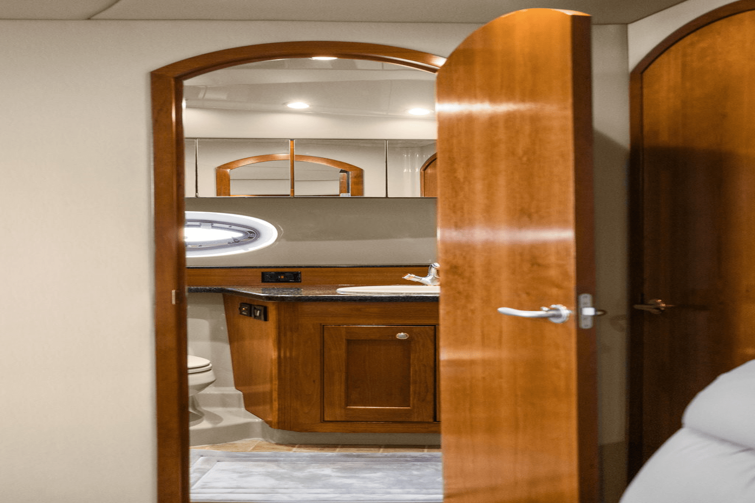 Slide: The Image of Cruisers Yachts 540 EXPRESS 2005 - 11