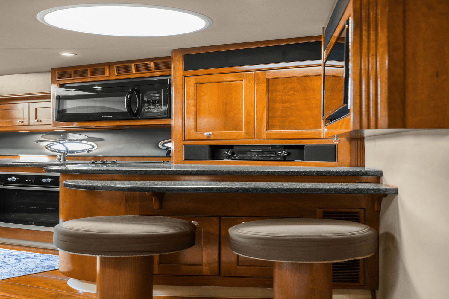 Slide: The Image of Cruisers Yachts 540 EXPRESS 2005 - 12