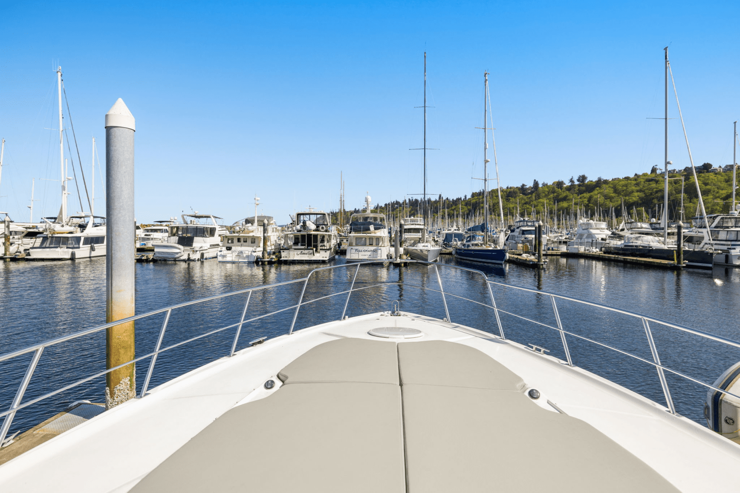 Slide: The Image of Cruisers Yachts 540 EXPRESS 2005 - 18