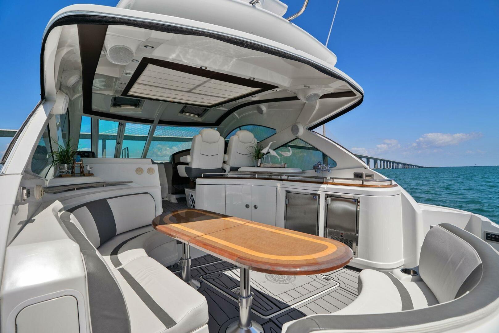 Slide: The Image of 2014 Cruisers Yachts 540 Sport Coupe - 5342395