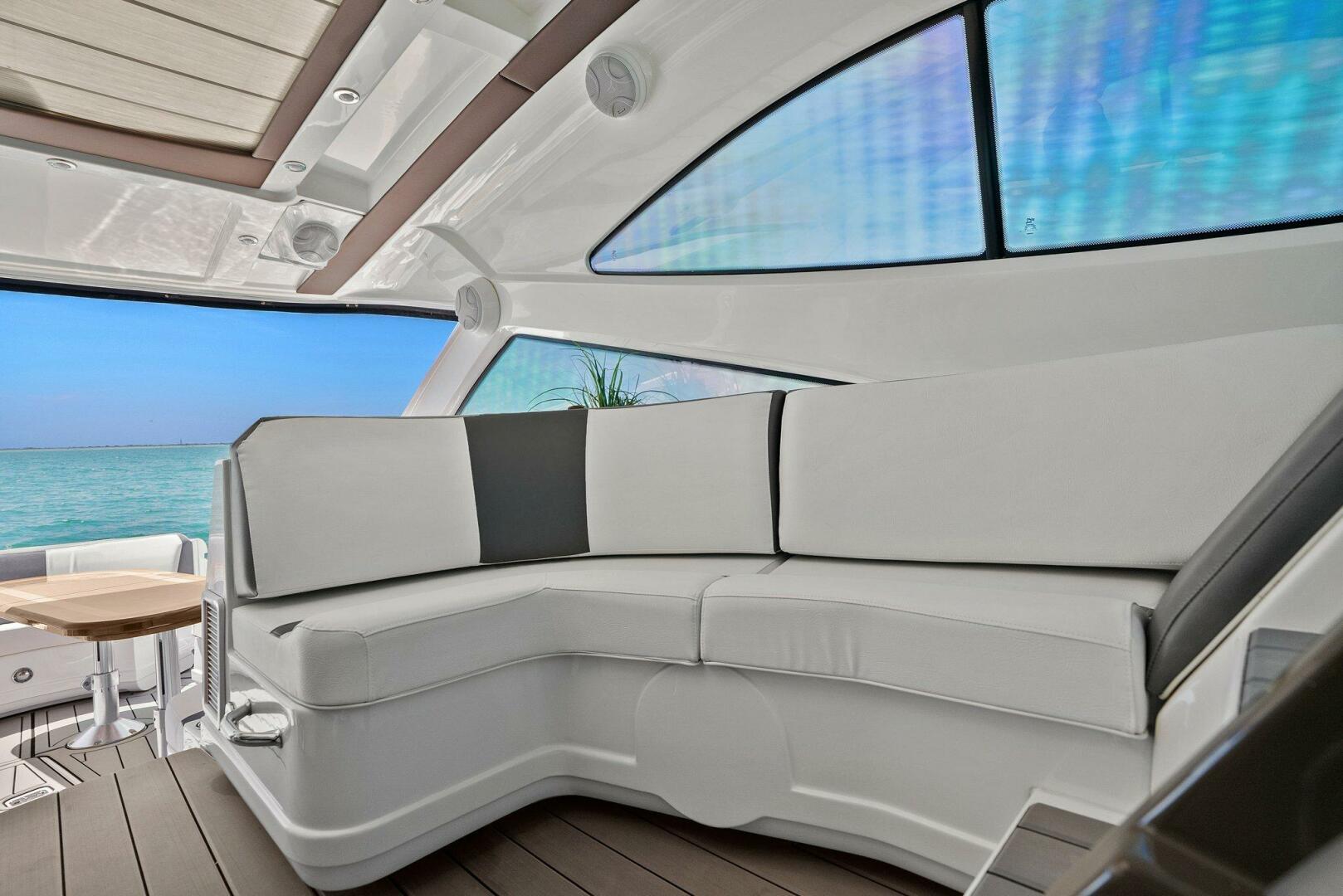 Slide: The Image of 2014 Cruisers Yachts 540 Sport Coupe - 5342399