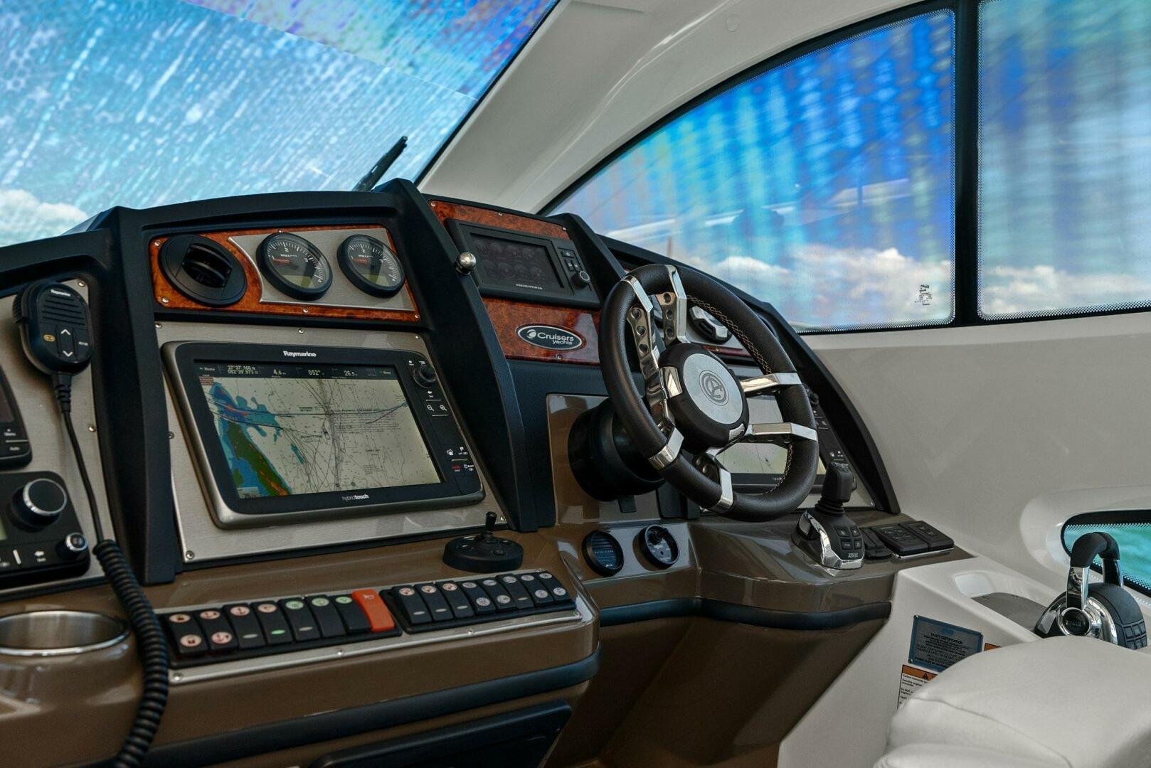 Slide: The Image of 2014 Cruisers Yachts 540 Sport Coupe - 5342403