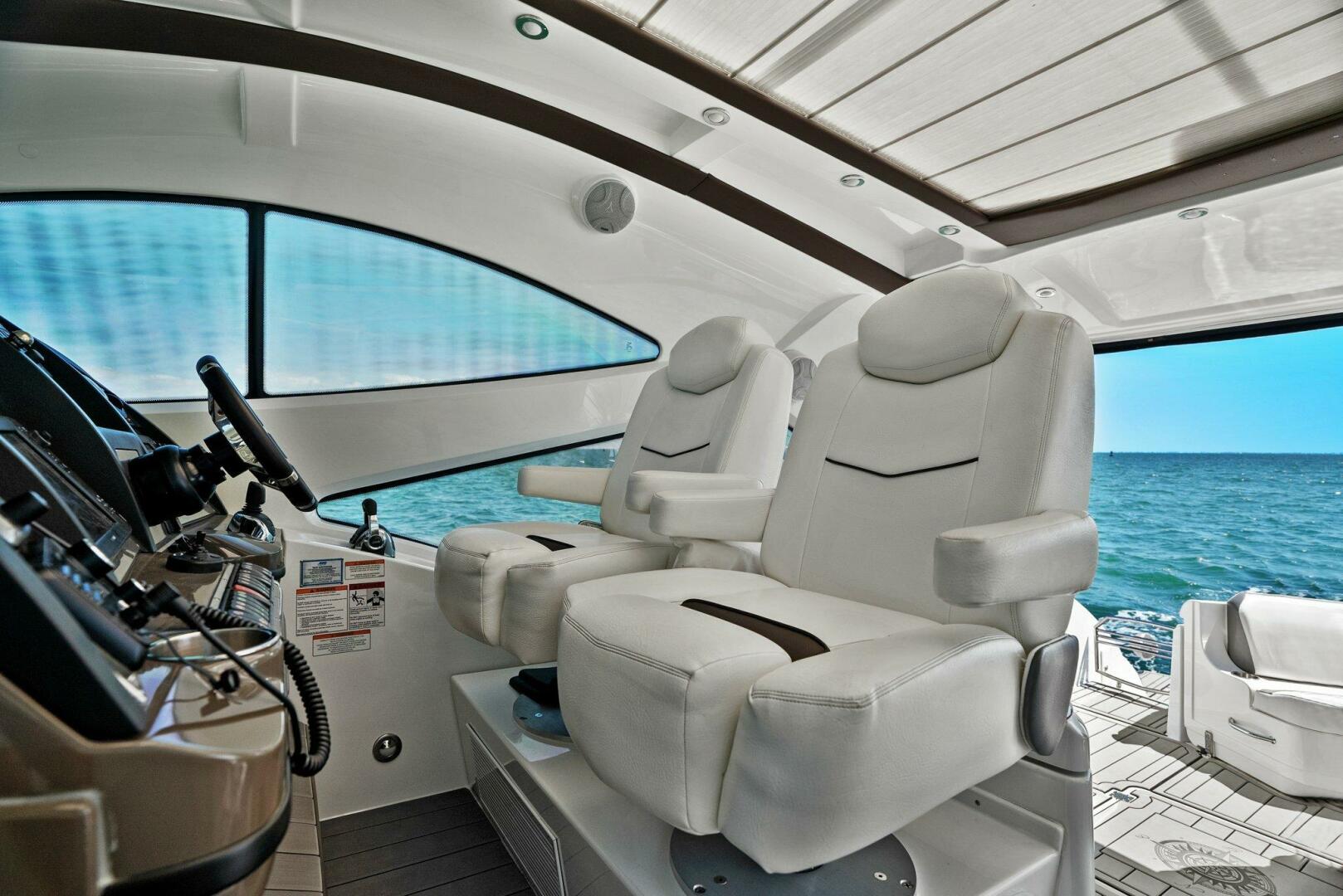 Slide: The Image of 2014 Cruisers Yachts 540 Sport Coupe - 5342404