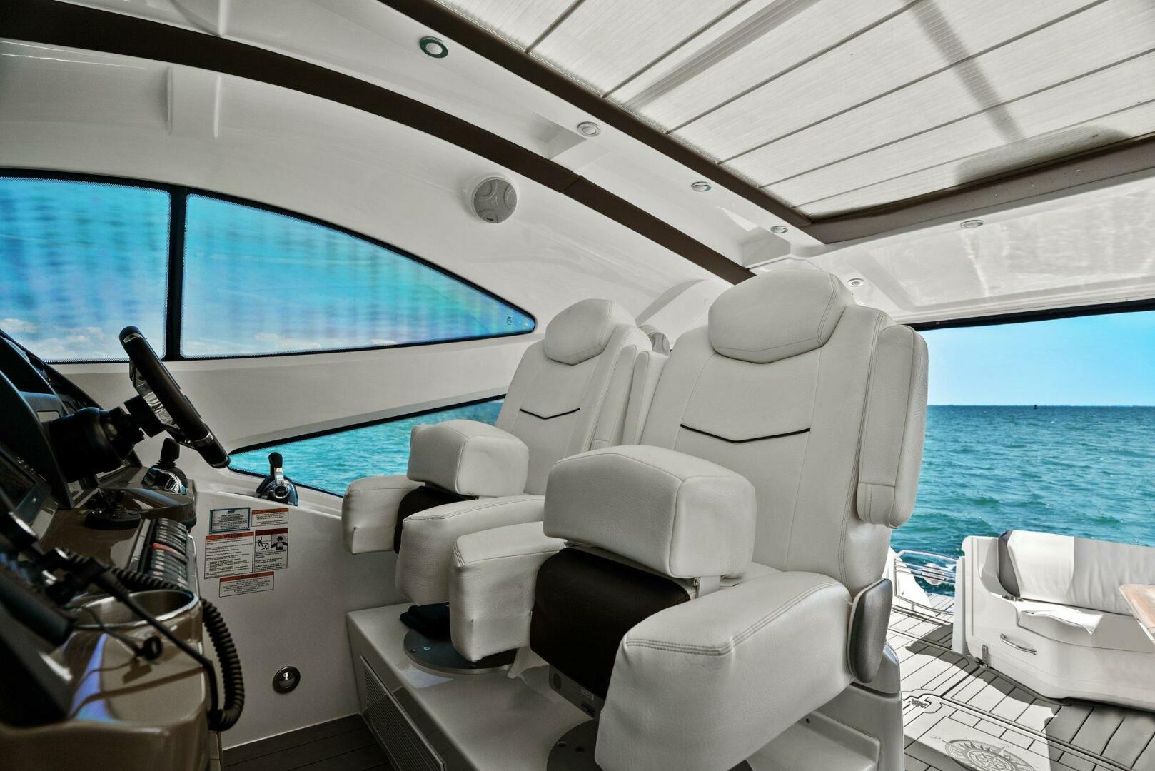 Slide: The Image of 2014 Cruisers Yachts 540 Sport Coupe - 5342405