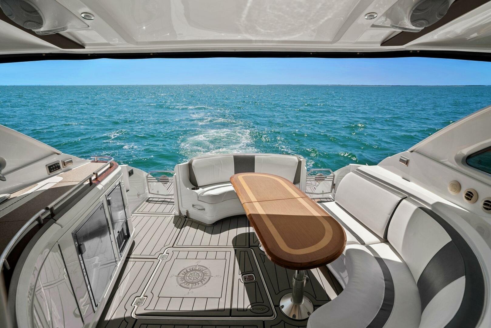 Slide: The Image of 2014 Cruisers Yachts 540 Sport Coupe - 5342406