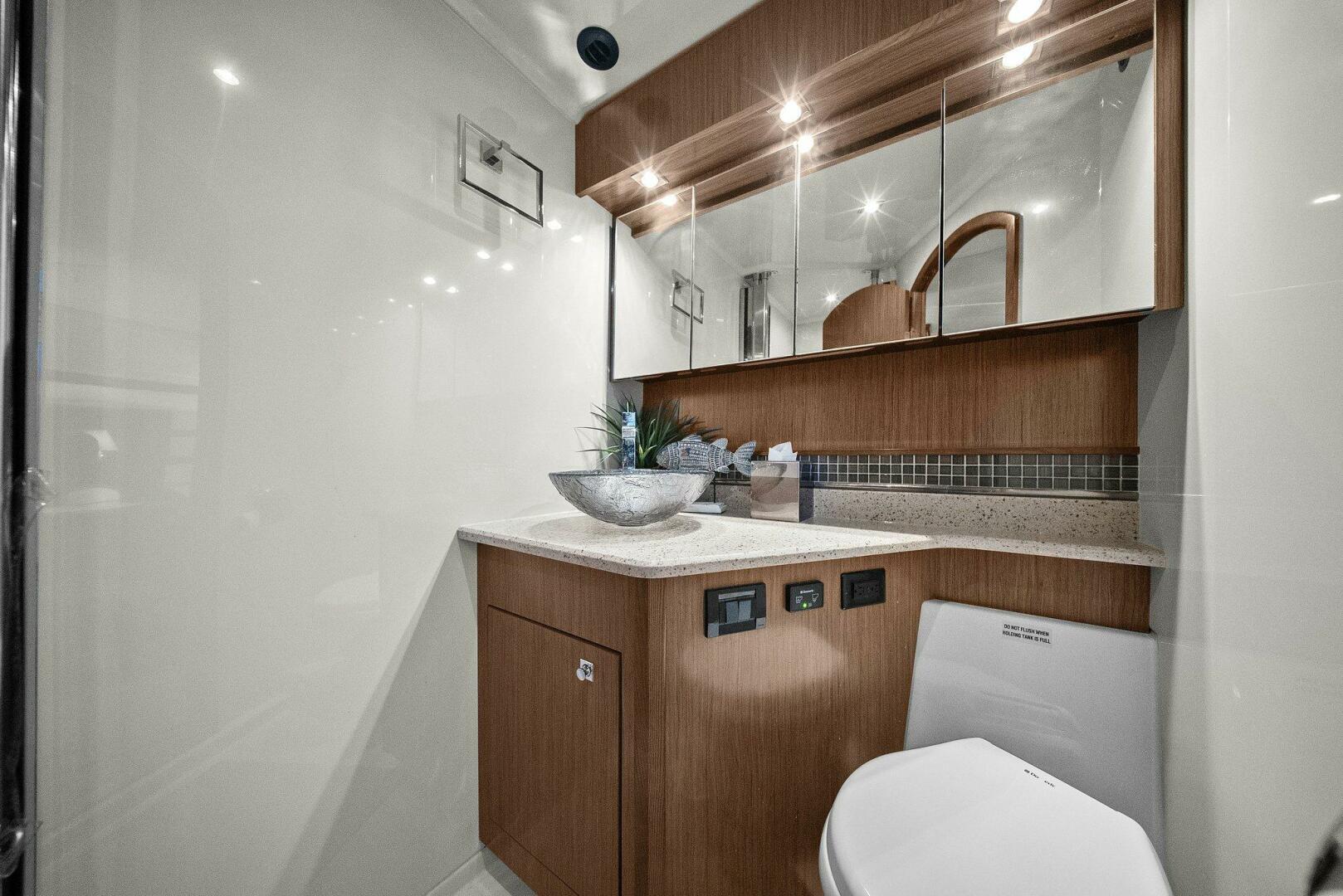 Slide: The Image of 2014 Cruisers Yachts 540 Sport Coupe - 5342437