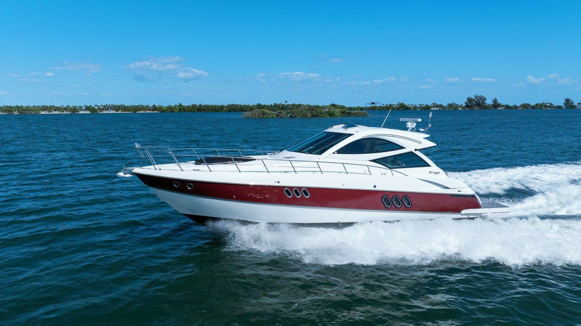 Slide: The Image of 2014 Cruisers Yachts 540 Sport Coupe - 5342475