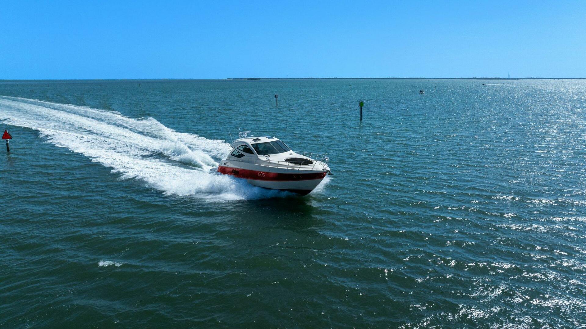 Slide: The Image of 2014 Cruisers Yachts 540 Sport Coupe - 5342478