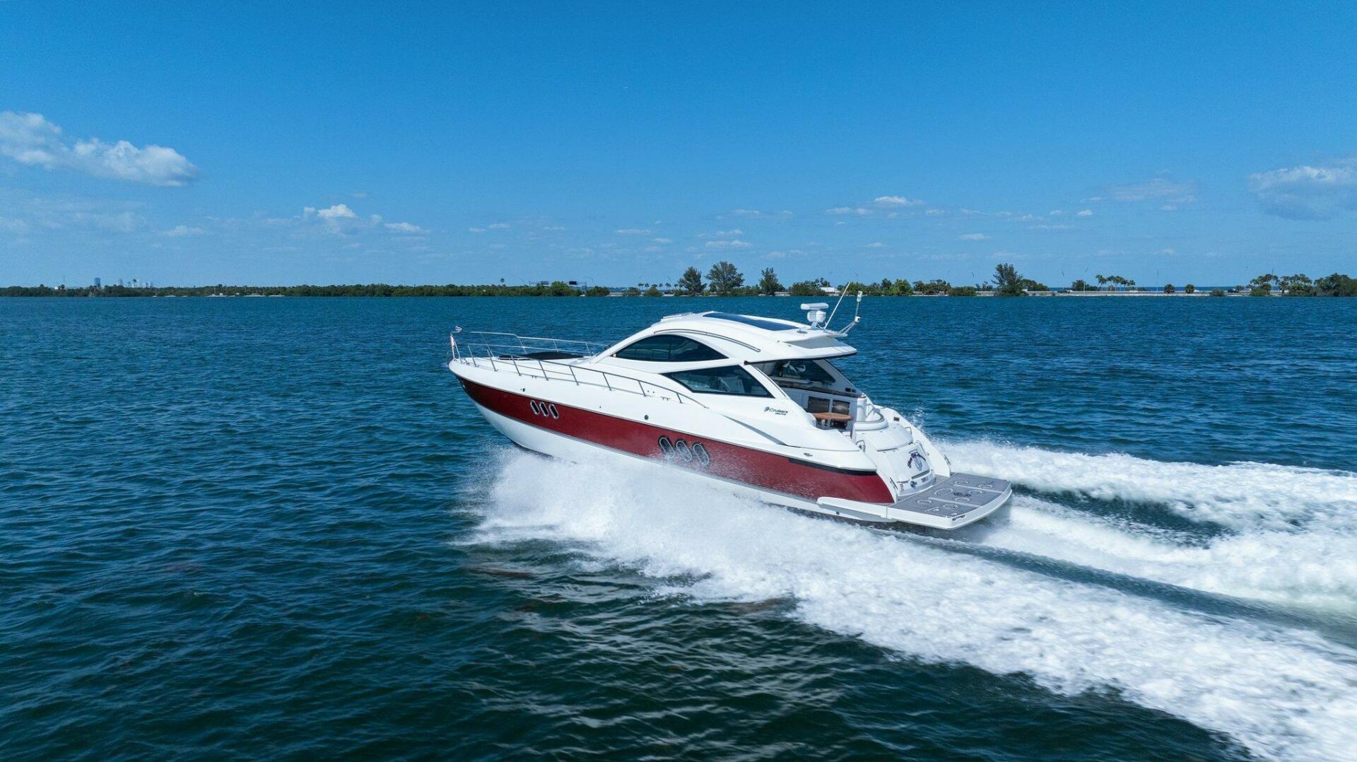 Slide: The Image of 2014 Cruisers Yachts 540 Sport Coupe - 5342482