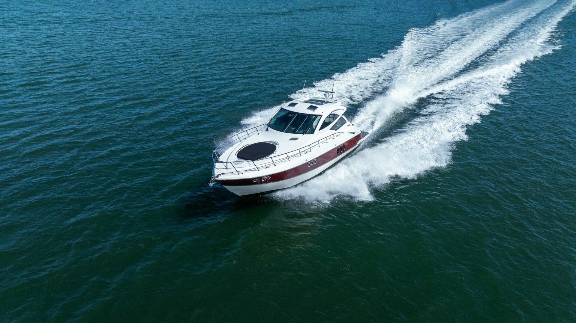 Slide: The Image of 2014 Cruisers Yachts 540 Sport Coupe - 5342483