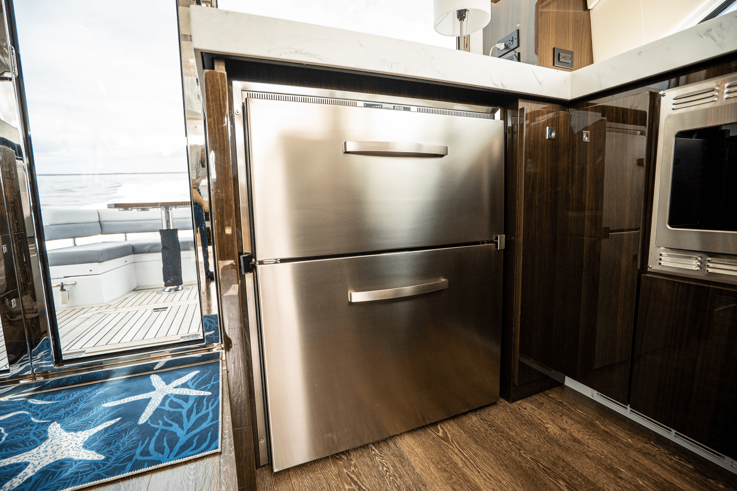 Slide: The Image of Cruisers Yachts 54 CANTIUS 2022 - 11