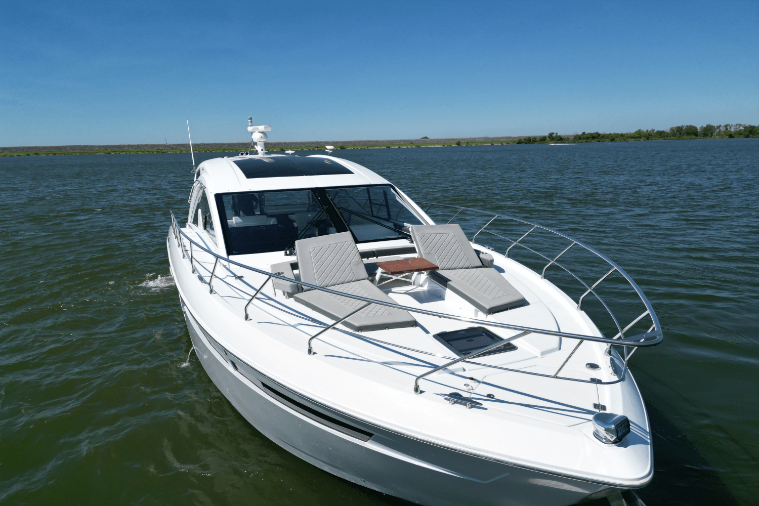 Slide: The Image of Cruisers Yachts 54 CANTIUS 2022 - 12