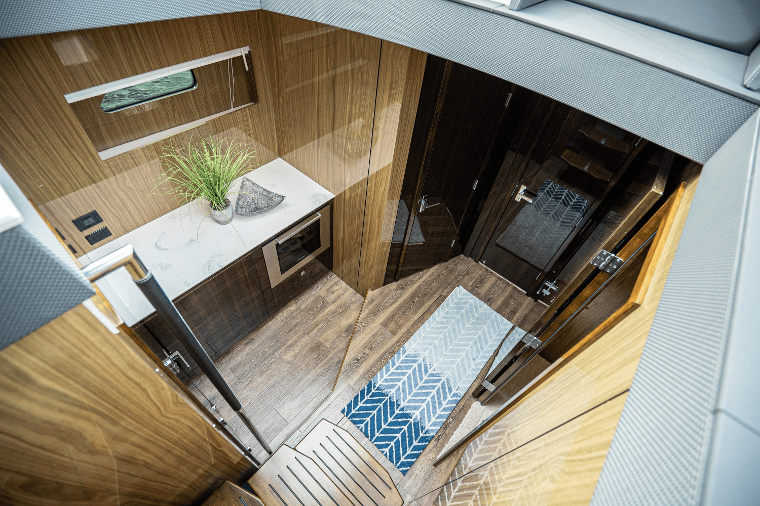 Slide: The Image of Cruisers Yachts 54 CANTIUS 2022 - 22