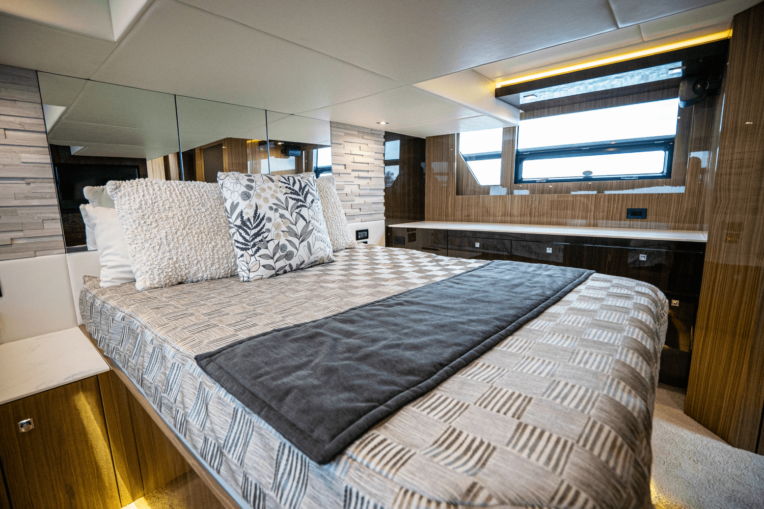 Slide: The Image of Cruisers Yachts 54 CANTIUS 2022 - 24