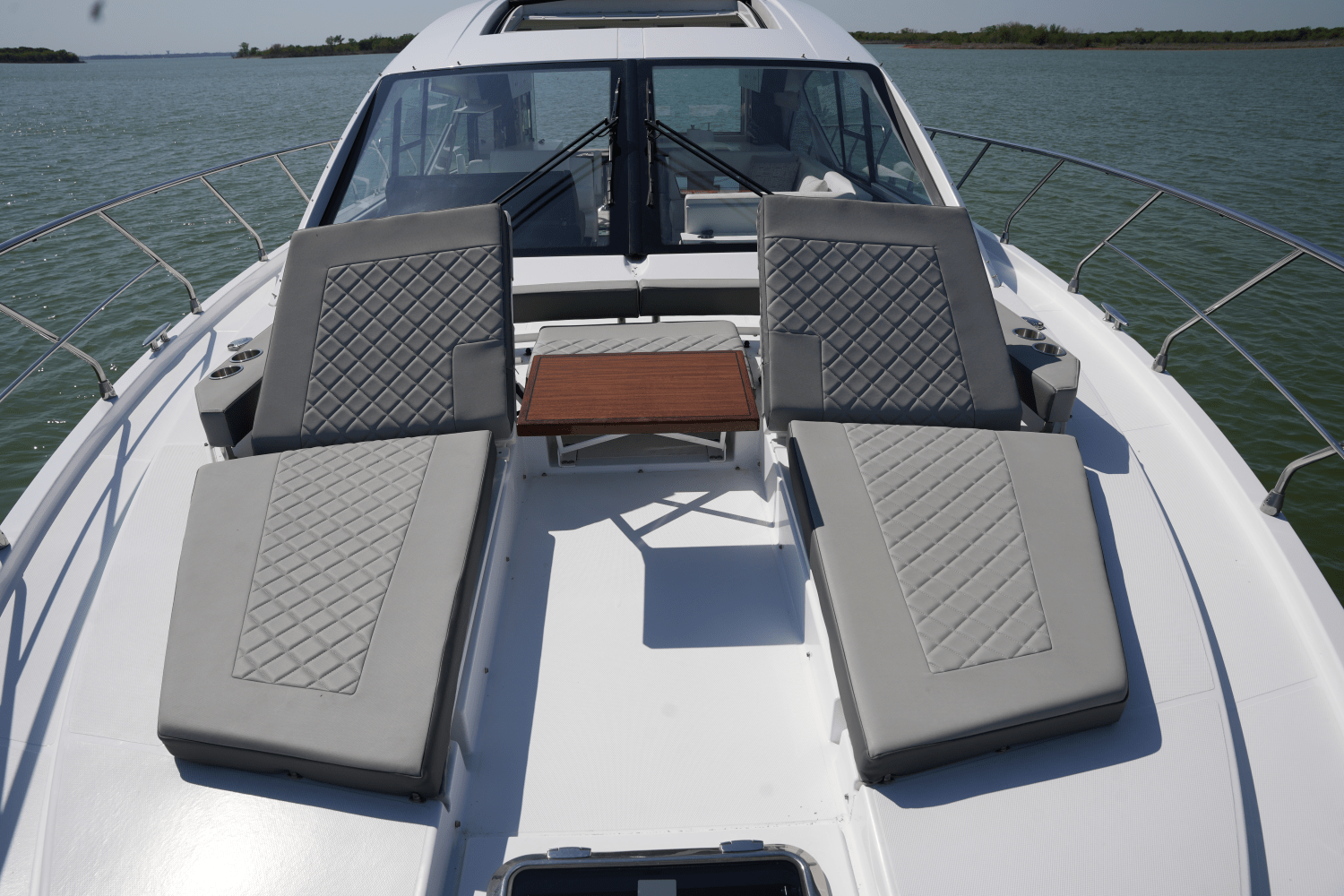 Slide: The Image of Cruisers Yachts 54 CANTIUS 2022 - 30
