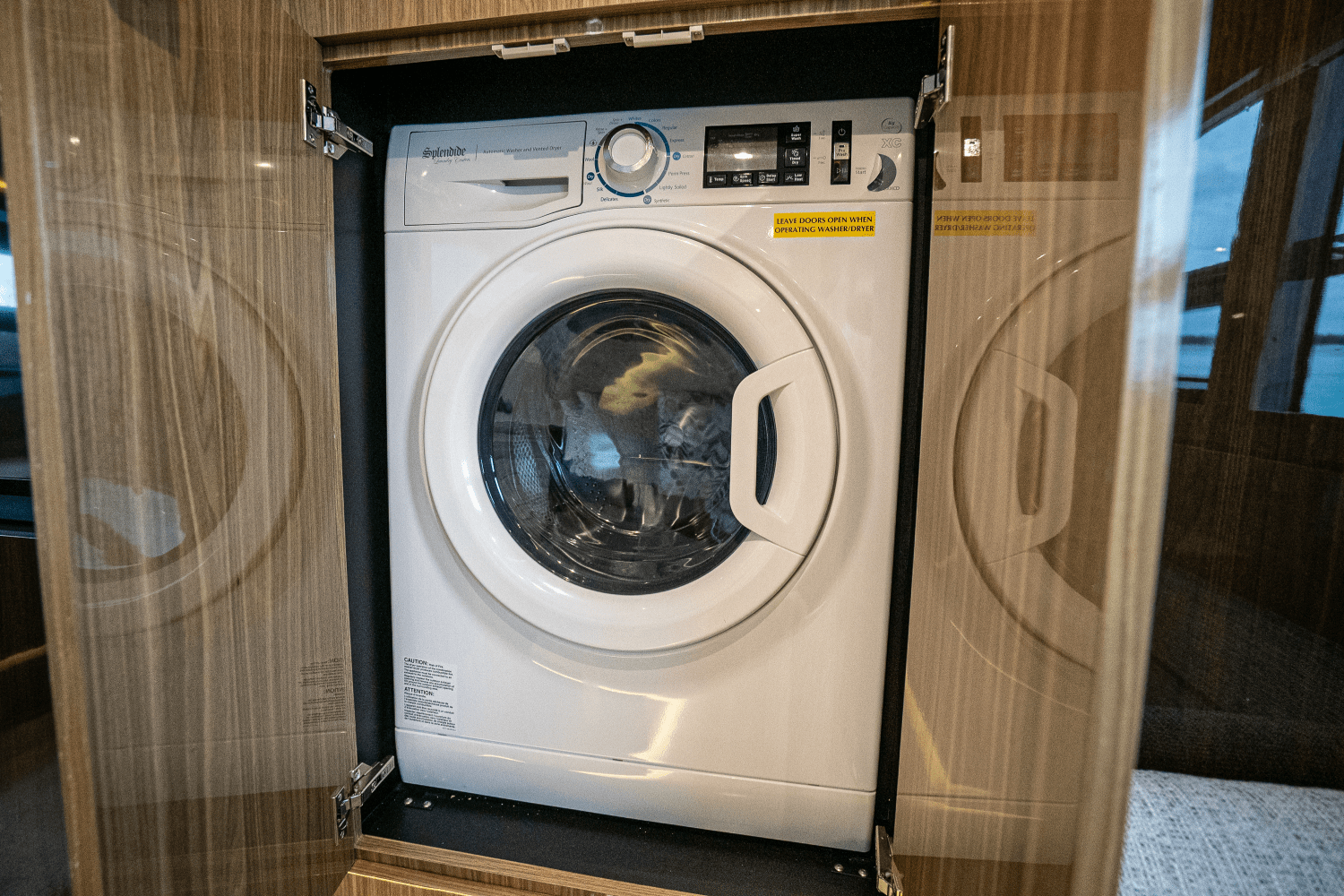 Slide: The Image of Cruisers Yachts 54 CANTIUS 2022 - 30