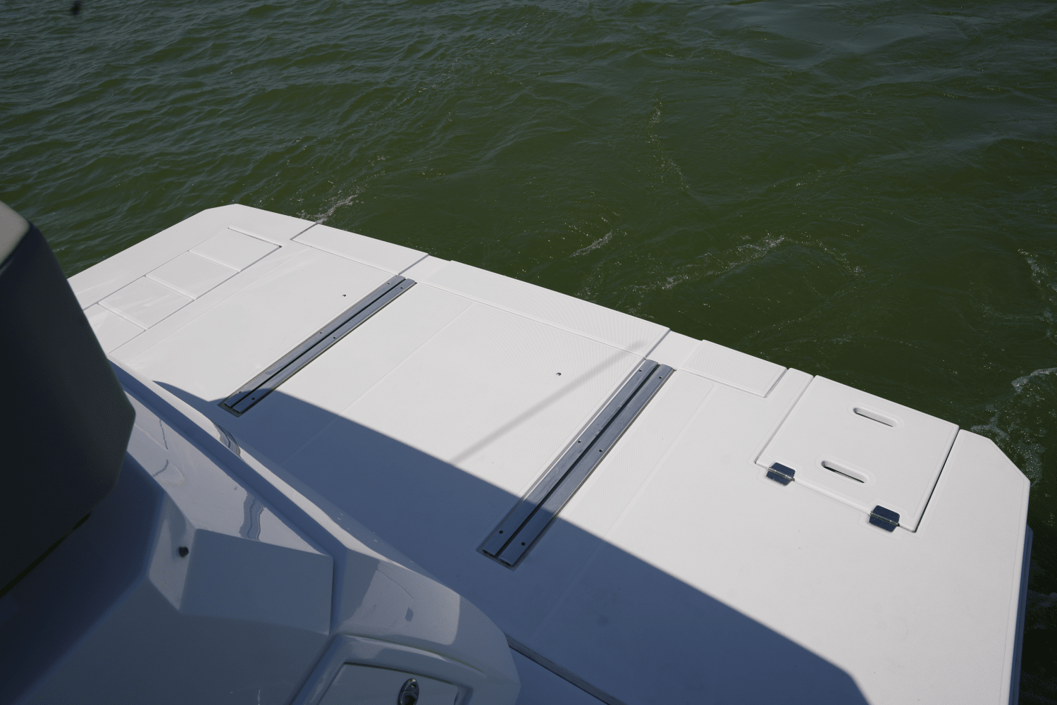 Slide: The Image of Cruisers Yachts 54 CANTIUS 2022 - 33