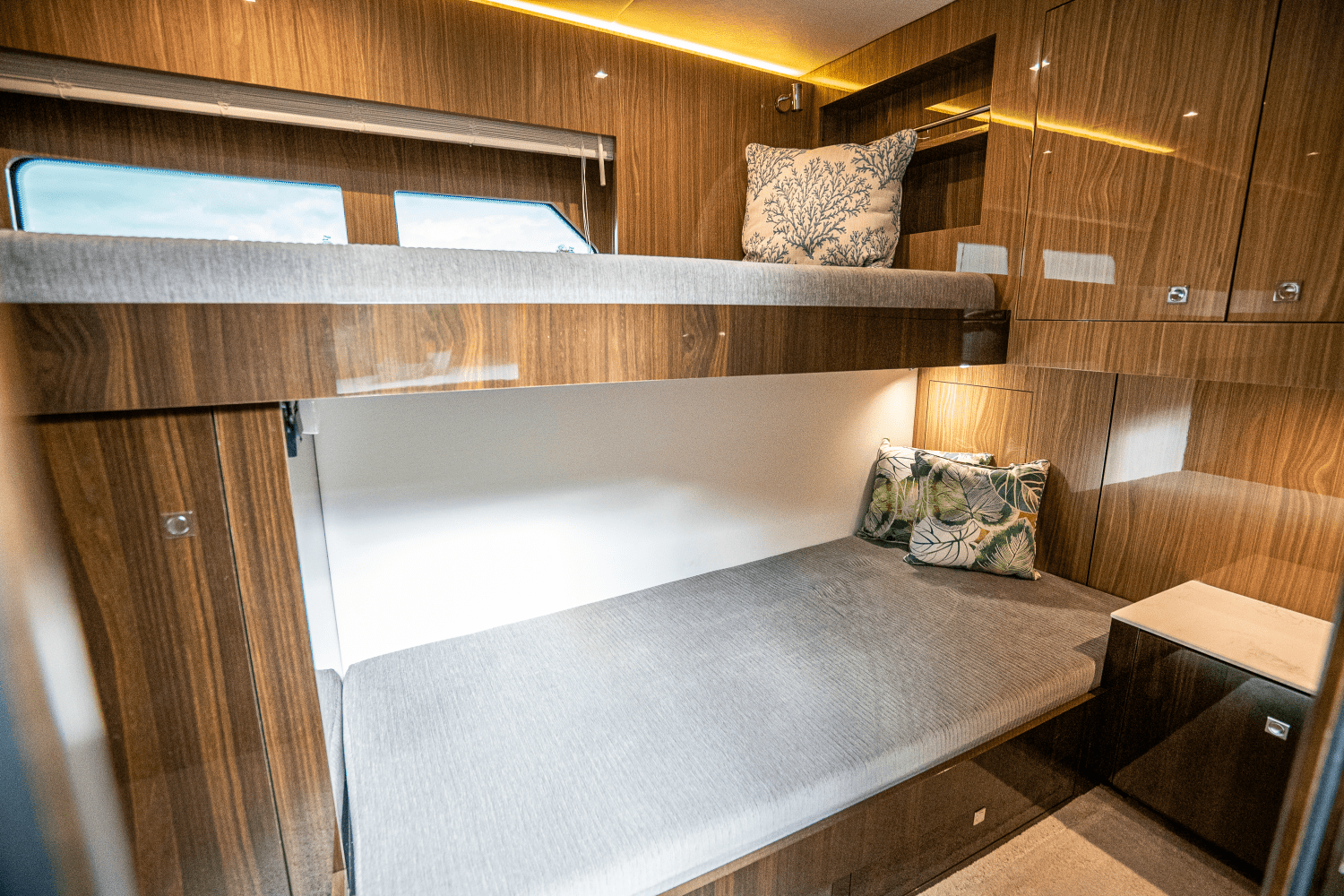 Slide: The Image of Cruisers Yachts 54 CANTIUS 2022 - 35