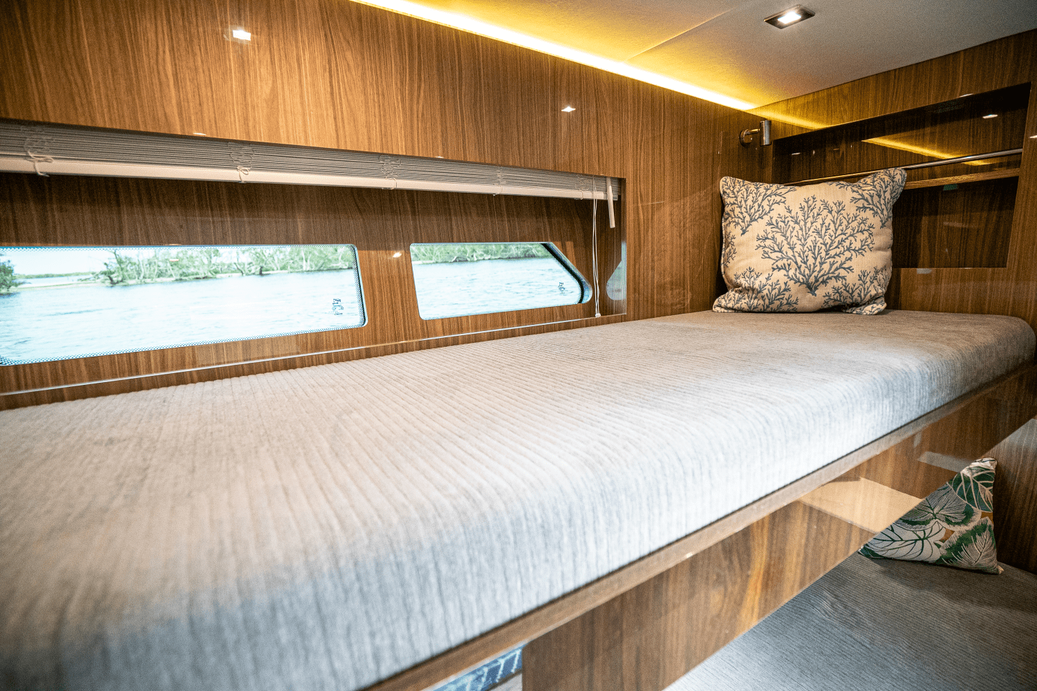 Slide: The Image of Cruisers Yachts 54 CANTIUS 2022 - 45