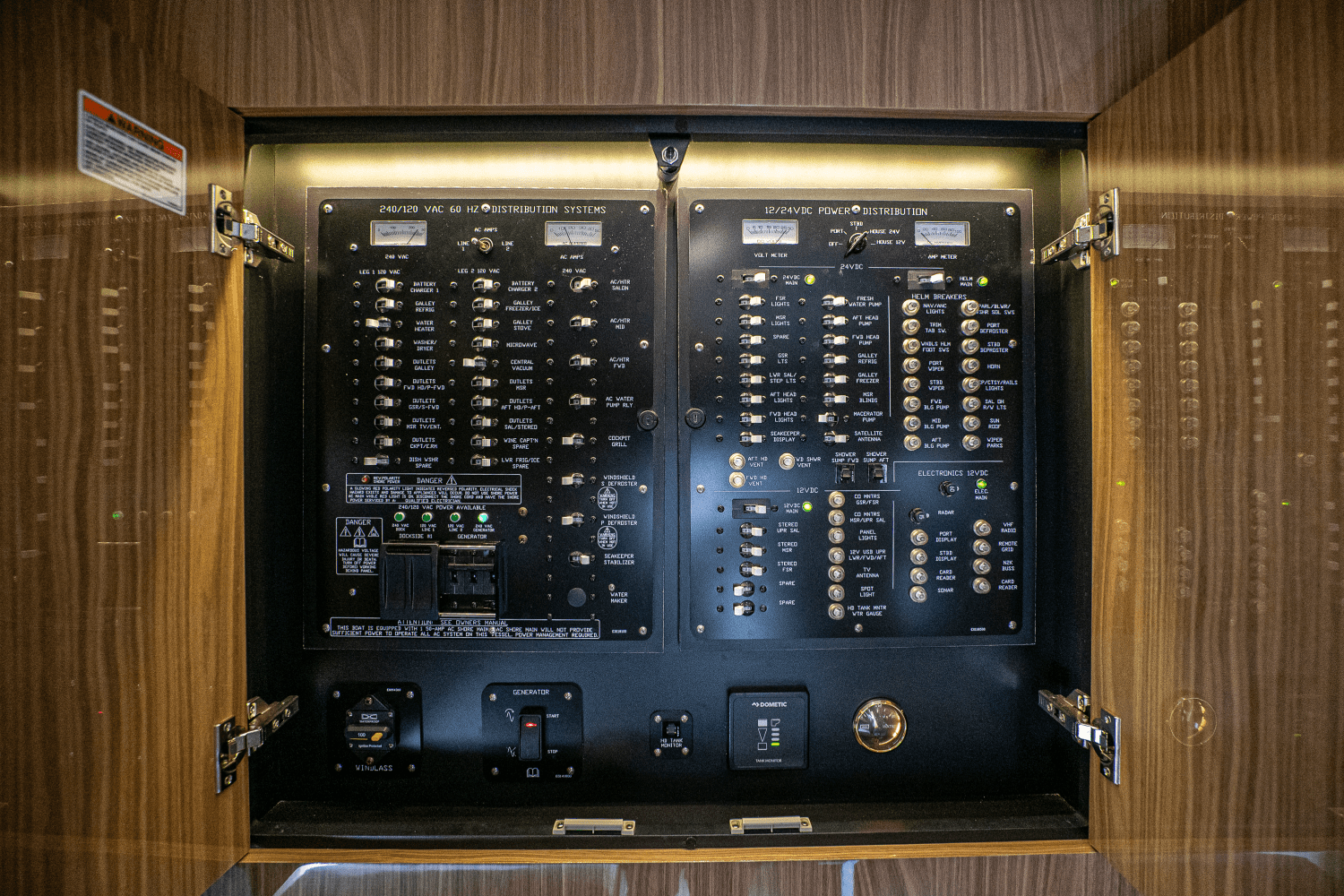 Slide: The Image of Cruisers Yachts 54 CANTIUS 2022 - 48