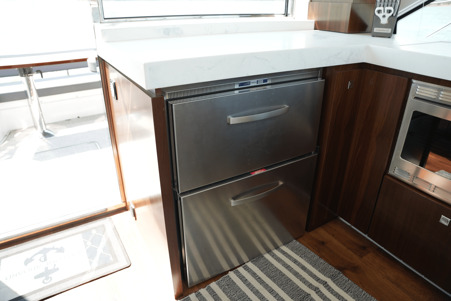 Slide: The Image of Cruisers Yachts 54 CANTIUS 2022 - 48